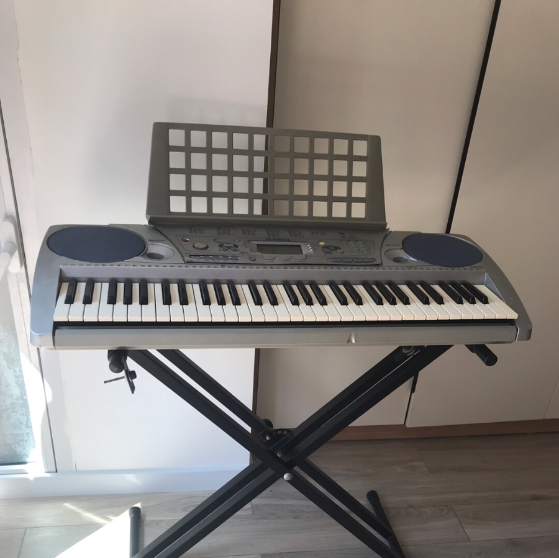 PSR275 YAMAHAs High Quality Sound Vocal Effects Background Auto Accompaniment With MIDI Interface Portable Keyboard
