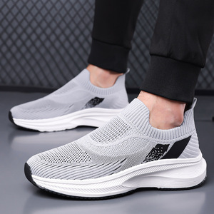 รองเท้าวิ่งตาข่ายแบบ unisex สำหรับฤดูร้อน น้ำหนักเบา ระบายอากาศได้ดี สวมใส่ง่าย พื้นรองเท้าด้านนอกทำจากยาง พื้นรองเท้าชั้นกลางทำจาก EVA เหมาะสำหรับใส่ลำลองและเล่นกีฬา - Product Image 4