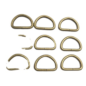 Venta al por Mayor Directa de Fábrica: Accesorios de Ferretería para Maletas, Hebillas y Anillos Creativos en Forma de D con Acabado Bronce Antiguo - Product Image 1