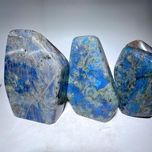 Pietra Naturale di Labradorite Lucidata a Forma Libera con Riflessi Iridescenti per <span class=keywords><strong>Guarigione</strong></span> e Decorazione - Vendita all'Ingrosso - Product Image 1