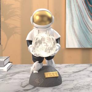 Figurine en résine de cosmonaute chinois Johnson Lee créative, veilleuse, ornements, décoration de bureau, cadeau idéal pour un anniversaire ou une remise de diplôme - Product Image 5