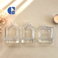 Flacon de parfum en verre vert clair minimaliste de luxe 30 ml, petit contenant rectangulaire vide pour parfum avec bouchon de couleur unie