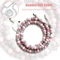 Câble de charge USB Type C 4-en-1 rose frais à carreaux imprimés avec perles contrastantes, compatible avec téléphones, écouteurs et ordinateurs portables