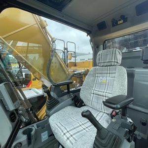 รถขุด CAT320E ประสิทธิภาพสูง แข็งแกร่ง ทนทาน เหมาะสำหรับงานขุดลึกและตัดดินบนพื้นที่ลาดชันในโครงการก่อสร้างถนนขนาดใหญ่ - Product Image 6