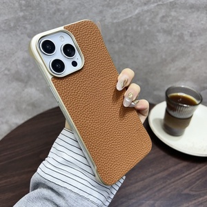 Étui <span class=keywords><strong>en</strong></span> <span class=keywords><strong>cuir</strong></span> véritable pour téléphone portable magnétique pour iPhone 16 Pro Max Étui brillant et magnétique pour téléphone portable - Product Image 3