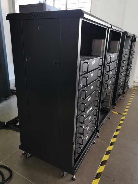 LiFePO4 ESS 160kWh Air Cooling Industrial and Commercial Energy Storage System 75KW