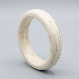 Pulseras de Hueso Natural Ecológicas Hechas a Mano con Diseño Simple y Moderno, Tema de Ángel, Marca MN EXPORTS, para Regalo de Boda - Product Image 1