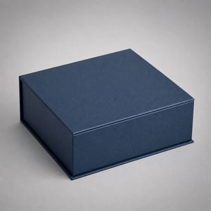 Boîte cadeau magnétique rigide personnalisée avec laminage mat et doublure en mousse pour l'emballage de vêtements de luxe - Product Image 2