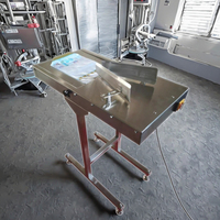 Prix usine semi-automatique pneumatique scellage emballage machine d'emballage poulet film plastique pochette remplissage noyau composants