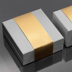 <span class=keywords><strong>Inpack</strong></span>, venta al por mayor, caja de regalo de cartón Kraft negra personalizada, relojes de joyería, características de impresión en relieve, anillos de logotipo, embalaje de papel - Product Image 4