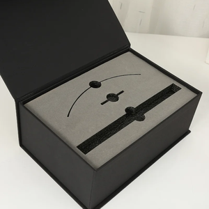 Caja de Regalo Rectangular Magnética Personalizada Tipo Libro, de Alta Gama, Reutilizable, de Papel, con Recubrimiento UV en Relieve - Product Image 1