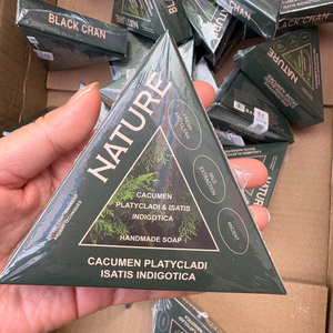 Sapone Solido Artigianale Originale Private Label Biologico Naturale Nutriente a Base di Erbe a Forma di Triangolo Seven Green per Capelli per Pelli Sensibili - Product Image 2