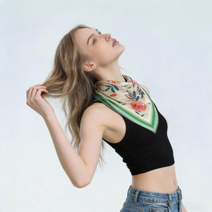 Pañuelo Cuadrado Personalizado al por Mayor de 70x70cm con Sensación de Seda, Bandana de Secado Rápido Sin Arrugas, Pañuelo para Cuello y Cabello con Estampado Vívido Resistente a la Decoloración - Product Image 1