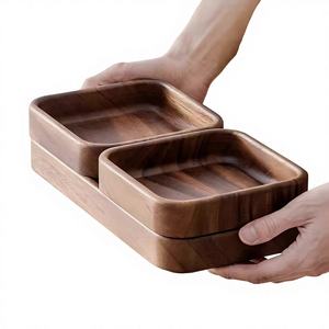 Plateau en bois massif empilable, plateau en noyer à découpe unique, plateau à collation délicat, salon, fête - Product Image 1