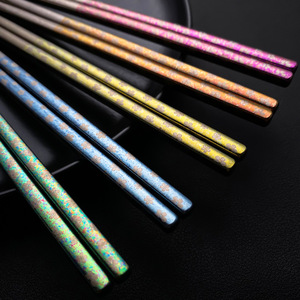 Baguettes en titane pur colorées effet cristal de glace, rondes, anti-brûlure, antidérapantes, coffret cadeau 5 paires - Product Image 3