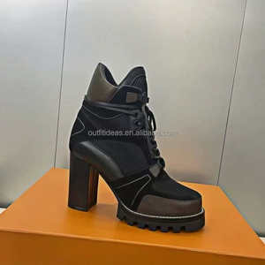 Stivaletto da donna con plateau in tela, pelle scamosciata e vera pelle di vitello, con <span class=keywords><strong>tacco</strong></span> <span class=keywords><strong>alto</strong></span> e lacci, modello Star Trail Laureate Platform Desert Boot - Product Image 1
