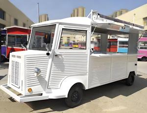 Remolque de Lujo para Caballos Convertido en Unidad de Catering con Barra de Caoba, Barra Móvil para Eventos Ecuestres y Tailgate VIP - Product Image 2