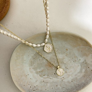New <strong>Pearl</strong> White Enamel Vintage Rose Gold Pendant Freshwater True <strong>Pearl</strong> Necklace Clavicle Chain Female Fashion Jewelry