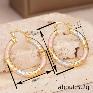 Orecchini a Cerchio Medi con Chiusura a Clip per Donne, Design Colorato per Uso Quotidiano, Accessori per Orecchie - Product Image 4