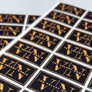 Etiquetas de Lujo Personalizadas con Logotipo en Dorado, Papel con Textura de Terciopelo, Etiquetas para Botellas de Velas de Lujo, Etiquetas Adhesivas para Perfumes - Product Image 6