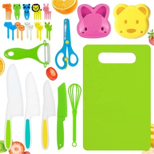 Ensemble de couteaux de cuisine pour enfants comprenant un couteau en plastique à bords dentelés pour tout-petits, couteaux pour enfants pour une vraie cuisine avec planche à découper - Product Image 3