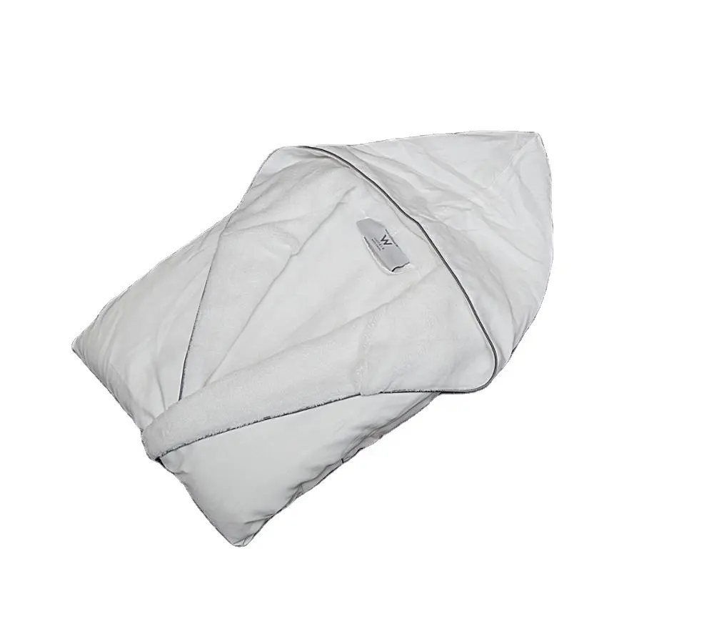 Банный халат с капюшоном из микрофибры для отеля W