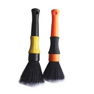 Ensemble de 2 brosses à poils doux antidérapantes pour le nettoyage automobile, avec manche, adaptées au nettoyage détaillé des voitures - Product Image 2