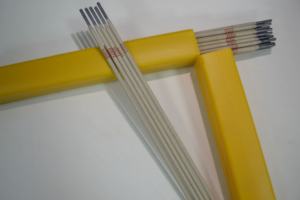 Varillas de electrodos de soldadura de carbono de alta calidad 6011 <span class=keywords><strong>Electrodo</strong></span> descendente vertical de celulosa para soldadura de tuberías - Product Image 2
