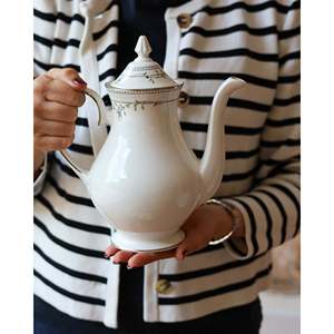 Service de table en porcelaine décorée Camille Royal Grafton, 12 pièces - Product Image 5