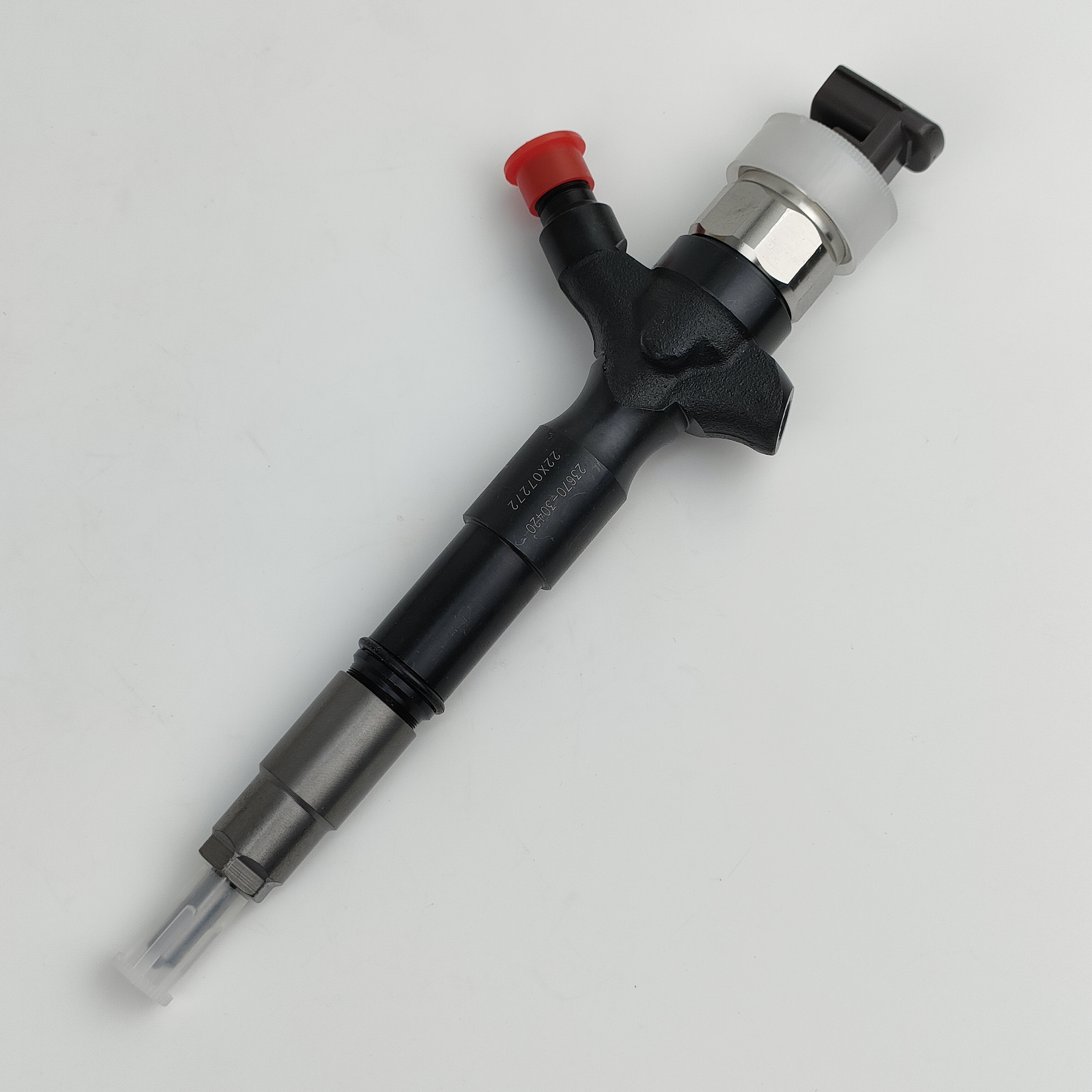 Professional manufacture fuel injector 295050-0070 23670-30380 diesel engine common rail injector