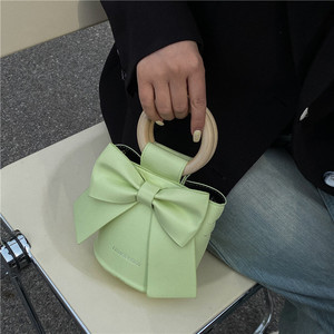 <span class=keywords><strong>Sac</strong></span> à main en <span class=keywords><strong>cuir</strong></span> grossiste poignée en bois nœud décoré dames <span class=keywords><strong>sac</strong></span> de créateur femmes - Product Image 4
