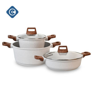 Casseroles antiadhésives <span class=keywords><strong>en</strong></span> <span class=keywords><strong>aluminium</strong></span> coulé de style classique, pot à soupe divisé avec manche <span class=keywords><strong>en</strong></span> bois - Product Image 3