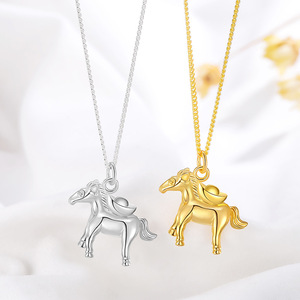 El Nuevo Estilo Prácticamente Garantiza el Éxito: Collar de Lingote de Oro con Diseño de Caballo y Collar del Año del Caballo - Product Image 1
