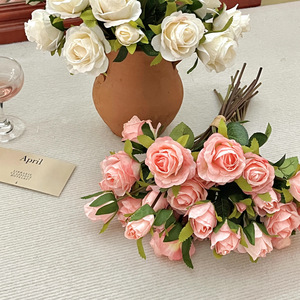 ช่อดอกกุหลาบทำมือ 13 ดอก จัดดอกไม้ผ้าไหมสำหรับตกแต่งบ้านงานแต่งงาน - Product Image 3