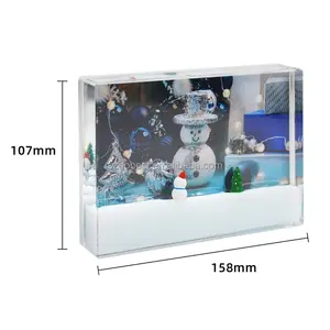 雪花透明图形塑料玻璃散装定制相框，带闪光和水