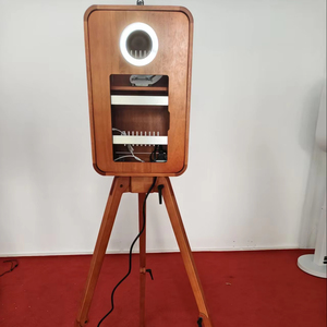 Cabine <span class=keywords><strong>photo</strong></span> vintage ipad en bois réglable en hauteur compatible avec l'<span class=keywords><strong>imprimante</strong></span> iPad pour les mariages et les événements - Product Image 1