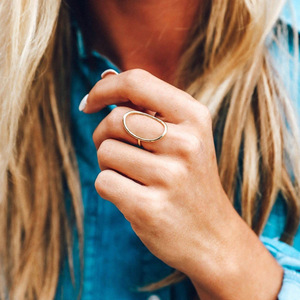 Anello geometrico minimalista per uomo e donna, gioielli unisex per la moda quotidiana - Product Image 3