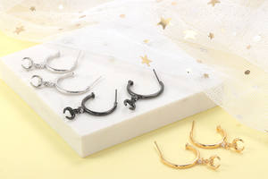 Boucles d'oreilles en forme de fer à cheval mignonnes en or 18 carats avec initiale U en zircon cubique en laiton pour dropshipping, petites boucles d'oreilles, cadeau de bijoux - Product Image 3