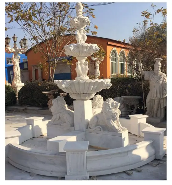 Moderna fontana d'acqua in marmo da giardino in pietra naturale di grandi dimensioni all'aperto con cavallo