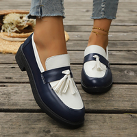 Mocassins à talon bas à pampilles pour femmes, bicolores noir et blanc, style preppy, vintage, décontracté, pour le bureau ou le campus