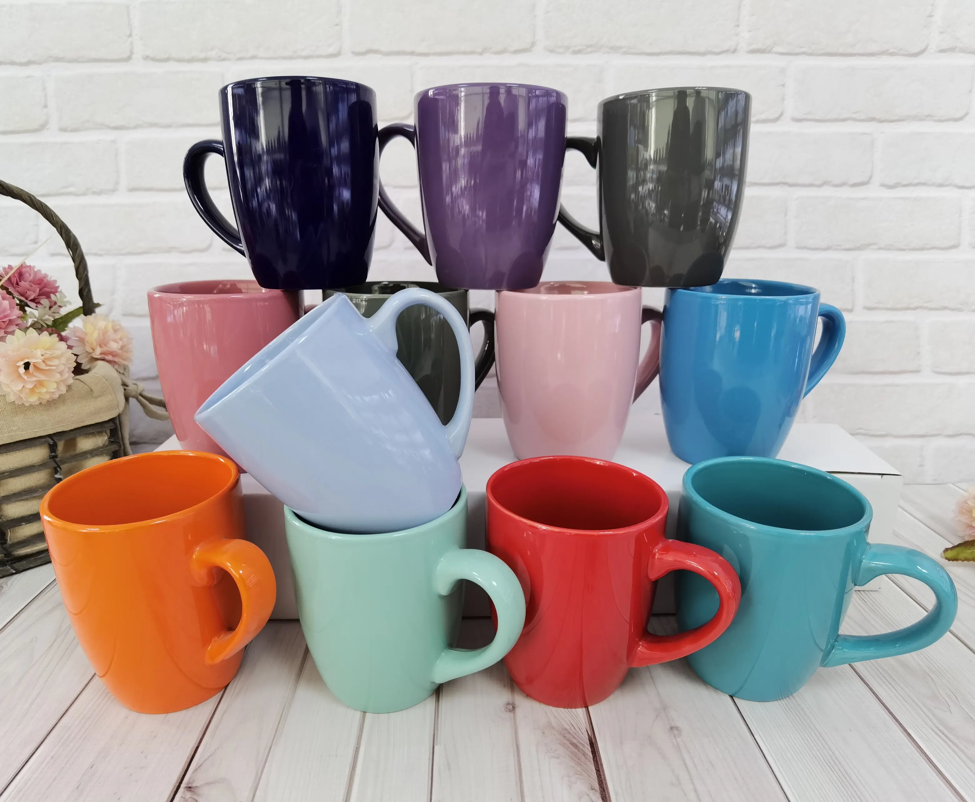 Tazza in ceramica da caffè bianca latte in porcellana smaltata personalizzata tinta unita arancione rosso nero blu verde colore promozionale