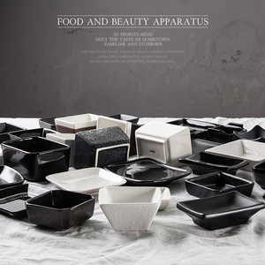 Plat de service en porcelaine fine céramique, forme irrégulière, motif uni, style <span class=keywords><strong>moderne</strong></span> et épuré, pour condiments (moutarde, vinaigre), origine Chine - Product Image 2