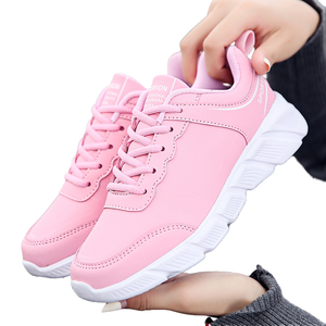 Baskets respirantes et tendance pour hommes et femmes, chaussures de sport et de gym plates pour l'extérieur, idéales pour l'automne, l'été, l'hiver et le printemps. - Product Image 4