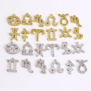 Ciondolo Zodiacale CZ7987 di Alta Qualità, Mini Charm Astrologico con Micro Pavé CZ, Piccolo Pendente Zodiacale per Regalo di Compleanno - Product Image 2