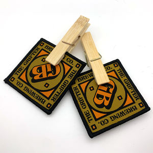 Parche tejido de poliéster personalizado para ropa, insignia tejida de marca con logotipo personalizado para uniforme - Product Image 1