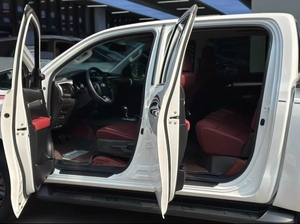 Hilux 2.8L Turbo Diesel Doppia Cabina Pickup con Trasmissione Automatica <span class=keywords><strong>EURO</strong></span> 5 Veicolo Commerciale Tutto Terreno Guida a Sinistra - Product Image 6