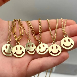 Collier tendance plaqué or 18 carats avec pendentif <span class=keywords><strong>visage</strong></span> souriant, bijou délicat, cadeau d'anniversaire pour elle ou lui - Product Image 3