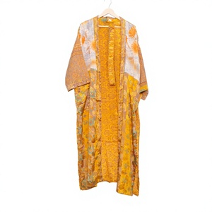 Kimono de seda largo hecho a mano, estilo vintage, con estampado floral, cuello en V, transpirable, talla única para mujer, ideal para damas de honor. - Product Image 1