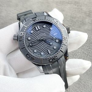 <span class=keywords><strong>Reloj</strong></span> de Hombre Sea Master 210.92.44.20.01.003 con Correa de Caucho, Bisel de Cerámica, Esfera Negra y Movimiento Automático 8806 - Product Image 2