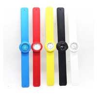 Montre à bracelet souple en silicone colorée de qualité supérieure, écologique, pour homme et femme, idéale comme cadeau promotionnel